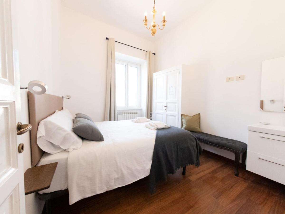 The Best Rent - Three-Bedroom Apartment Close To Colosseo Rom Exteriör bild